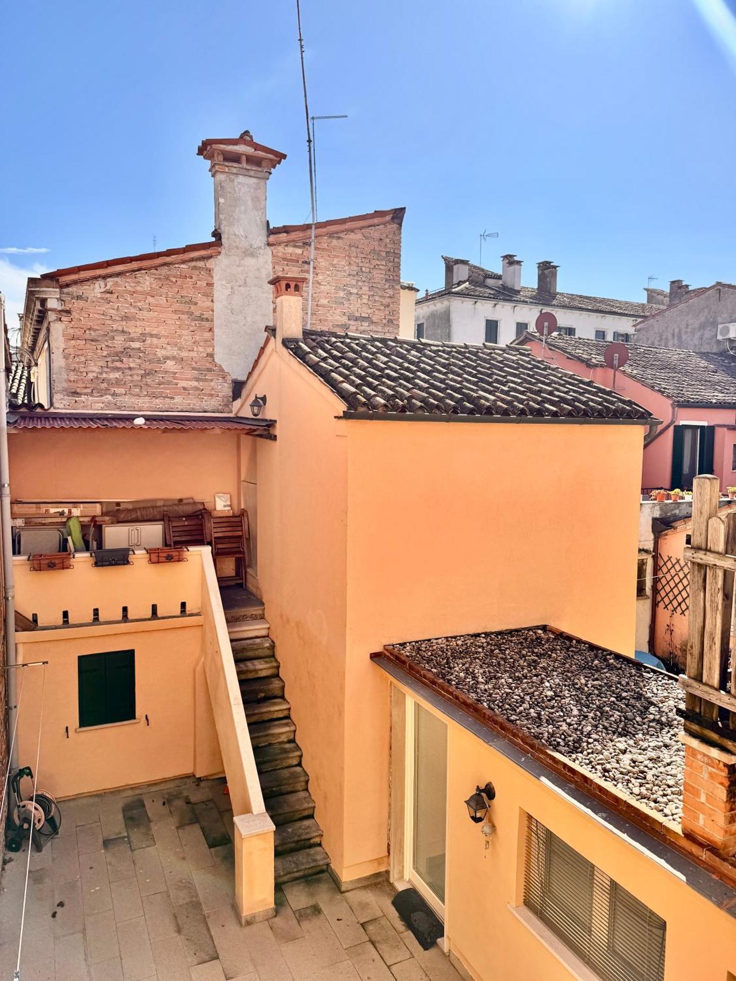 Vivere - Cozy In The Heart Of