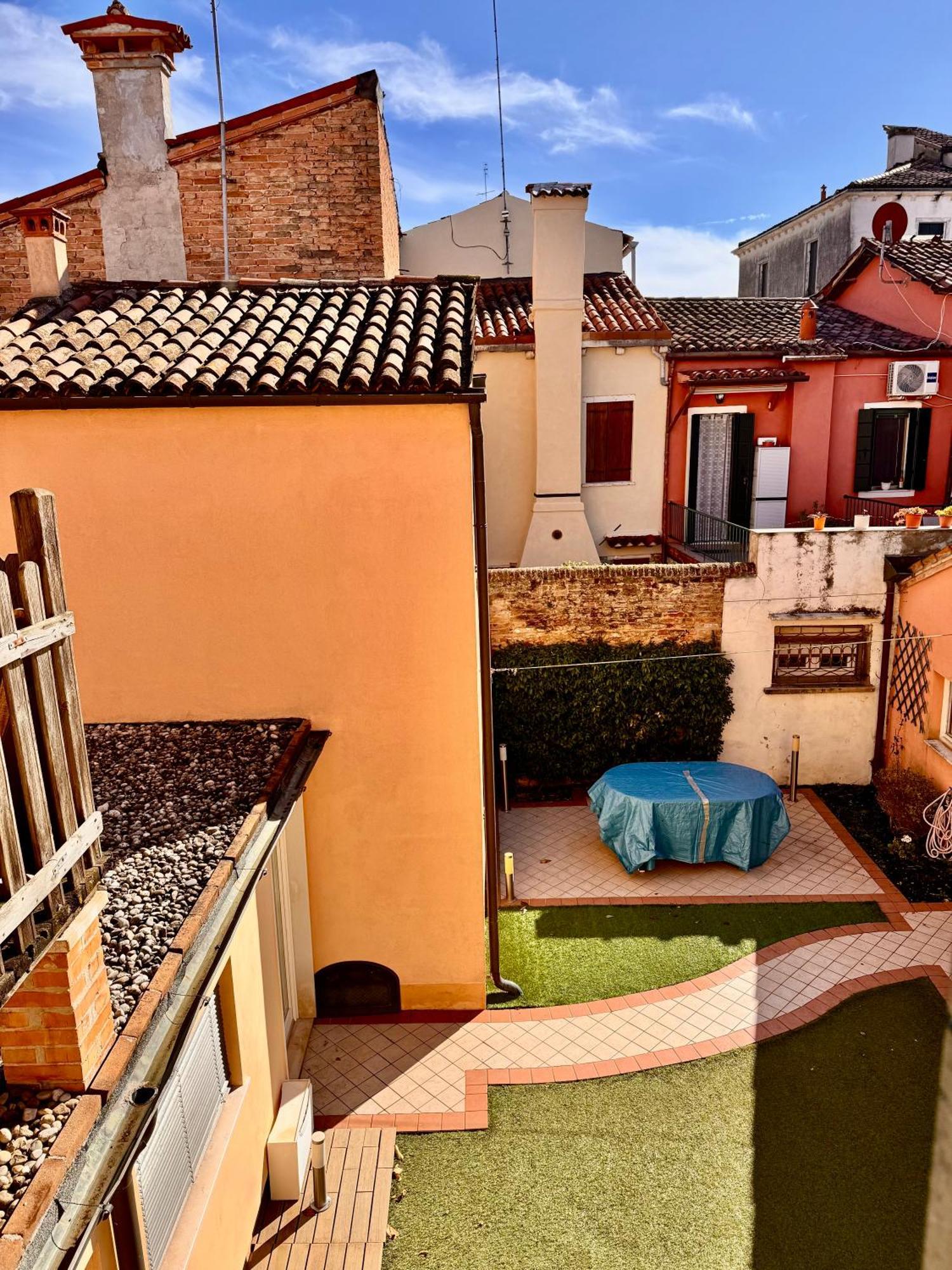 Vivere - Cozy In The Heart Of